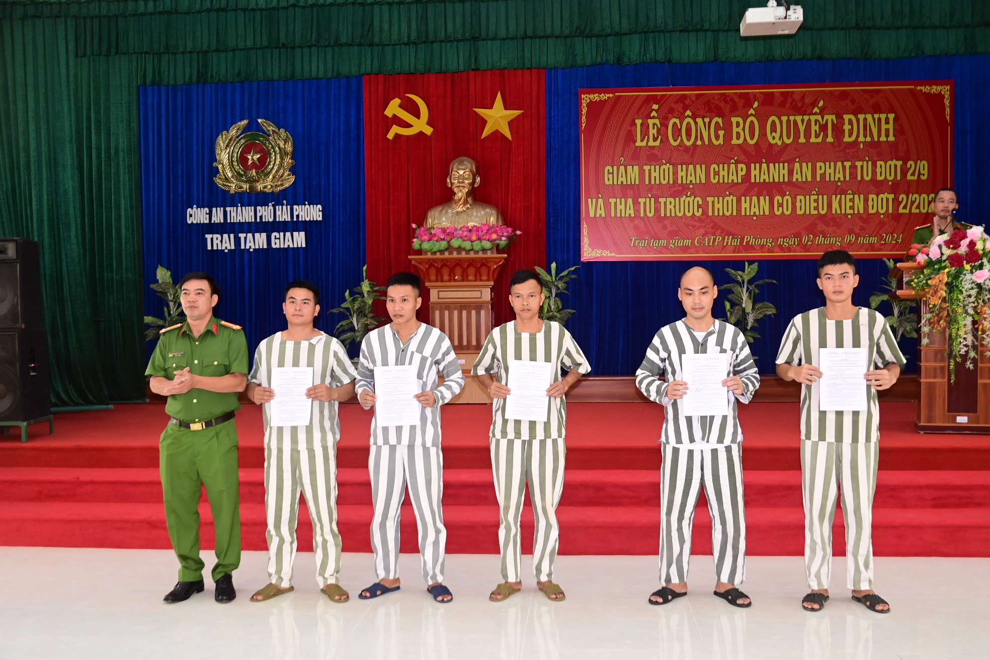 Công bố Quyết định giảm thời hạn chấp hành án phạt tù đợt 02/9 và tha tù trước thời hạn có điều kiện đợt 2 cho 47 phạm nhân